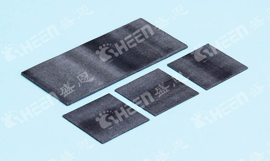 碳纖維導熱矽(xi)膠片