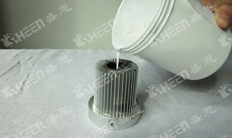 導熱灌封(fēng)膠在高功(gong)率射頻模(mó)塊中的關(guan)鍵應用